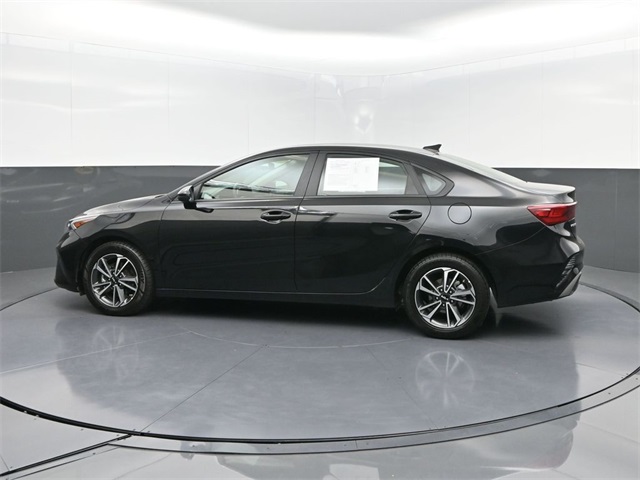 2024 Kia Forte LXS photo 4