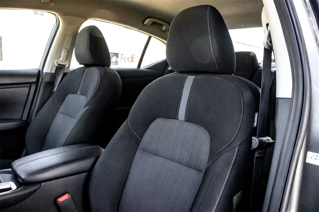 2025 Nissan Sentra SV photo 13