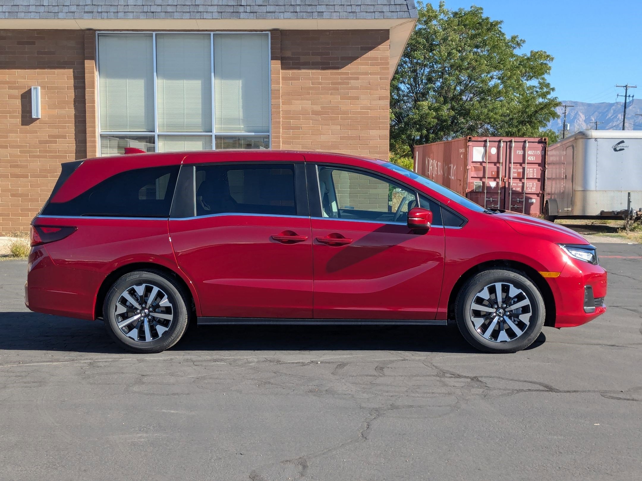 2026 Honda Odyssey EX-L photo 2