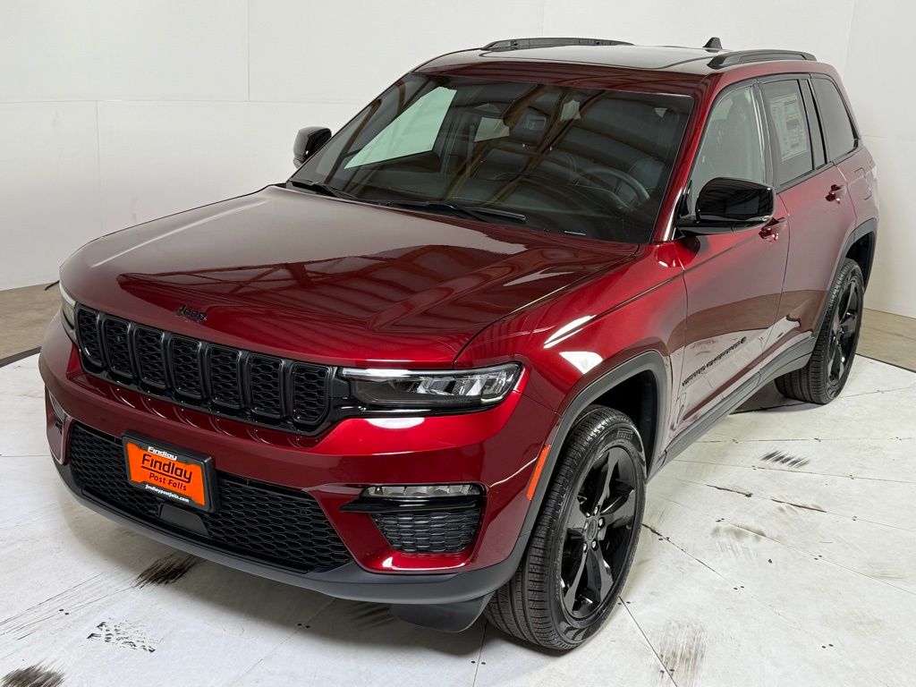 2025 Jeep Grand Cherokee Limited photo 3