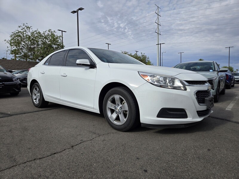2016 Chevrolet Malibu Limited 1LT photo 2