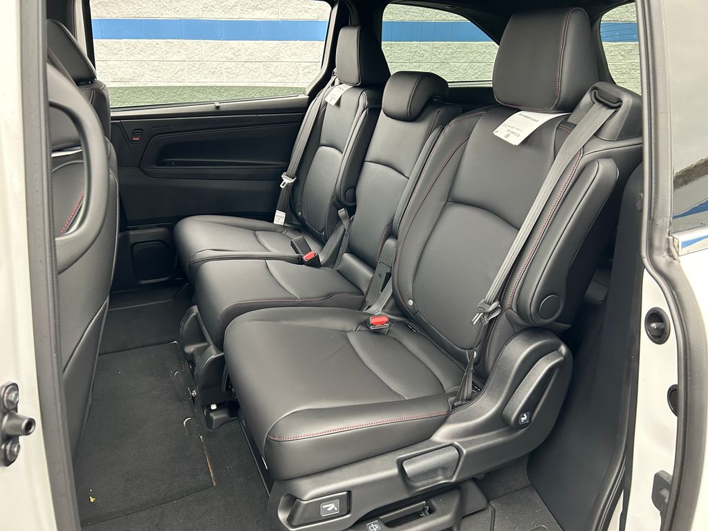 2026 Honda Odyssey photo 18