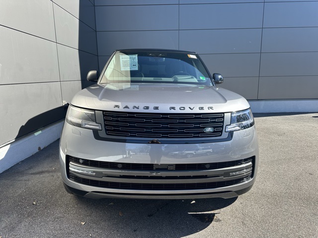 2025 Land Rover Range Rover SE photo 16