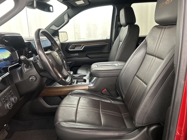 2022 Chevrolet Silverado 1500 High Country photo 2