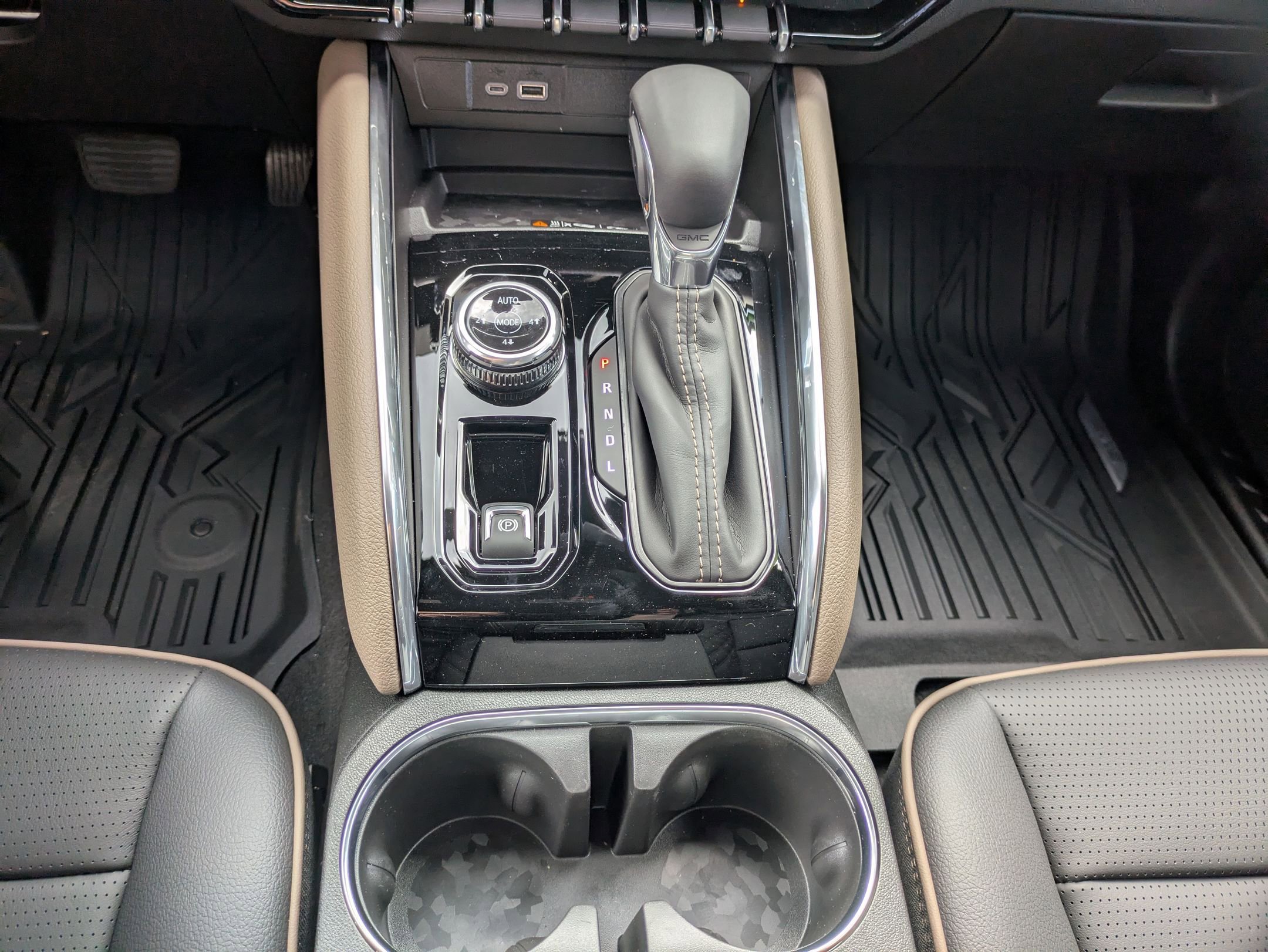 2026 Gmc Canyon Denali photo 13
