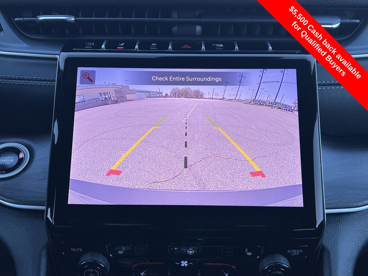 2025 Jeep Grand Cherokee Limited photo 3