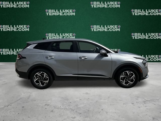 2024 Kia Sportage LX photo 2