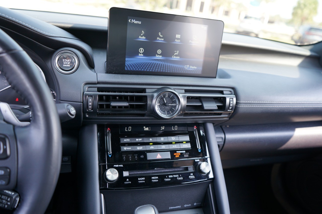 2023 Lexus IS 300 photo 16