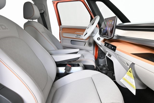 2025 Volkswagen ID. Buzz Pro Plus photo 17