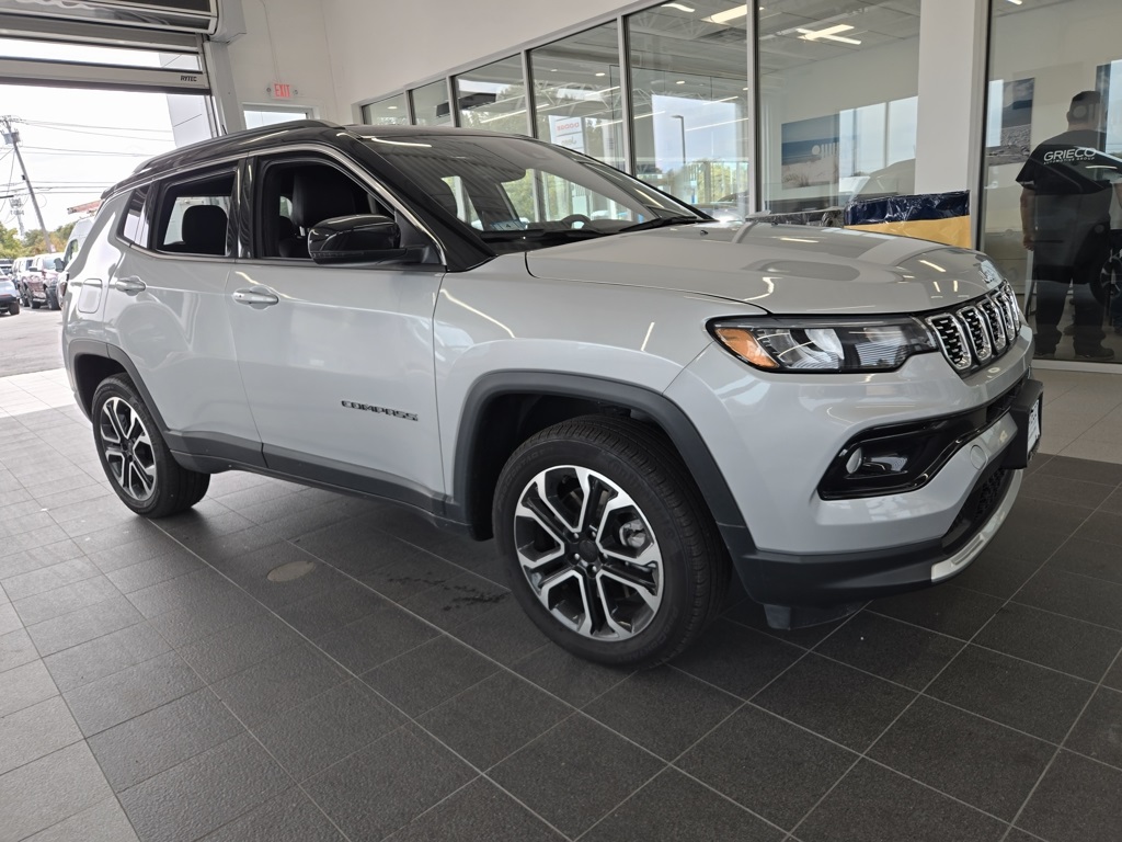2024 Jeep Compass Limited photo 6
