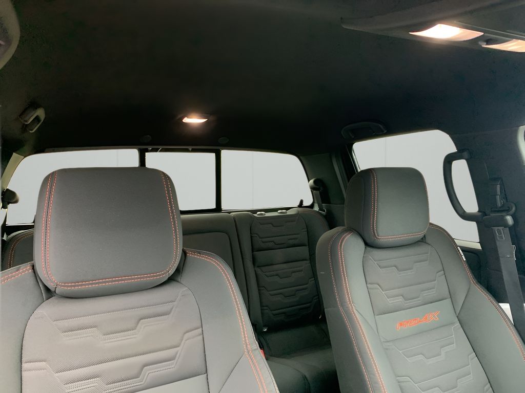 2025 Nissan Frontier PRO-4X photo 19