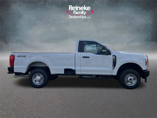 2025 Ford F-250 Super Duty XL's photo