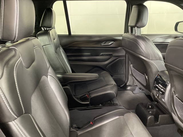 2023 Jeep Grand Cherokee Laredo Altitude photo 15