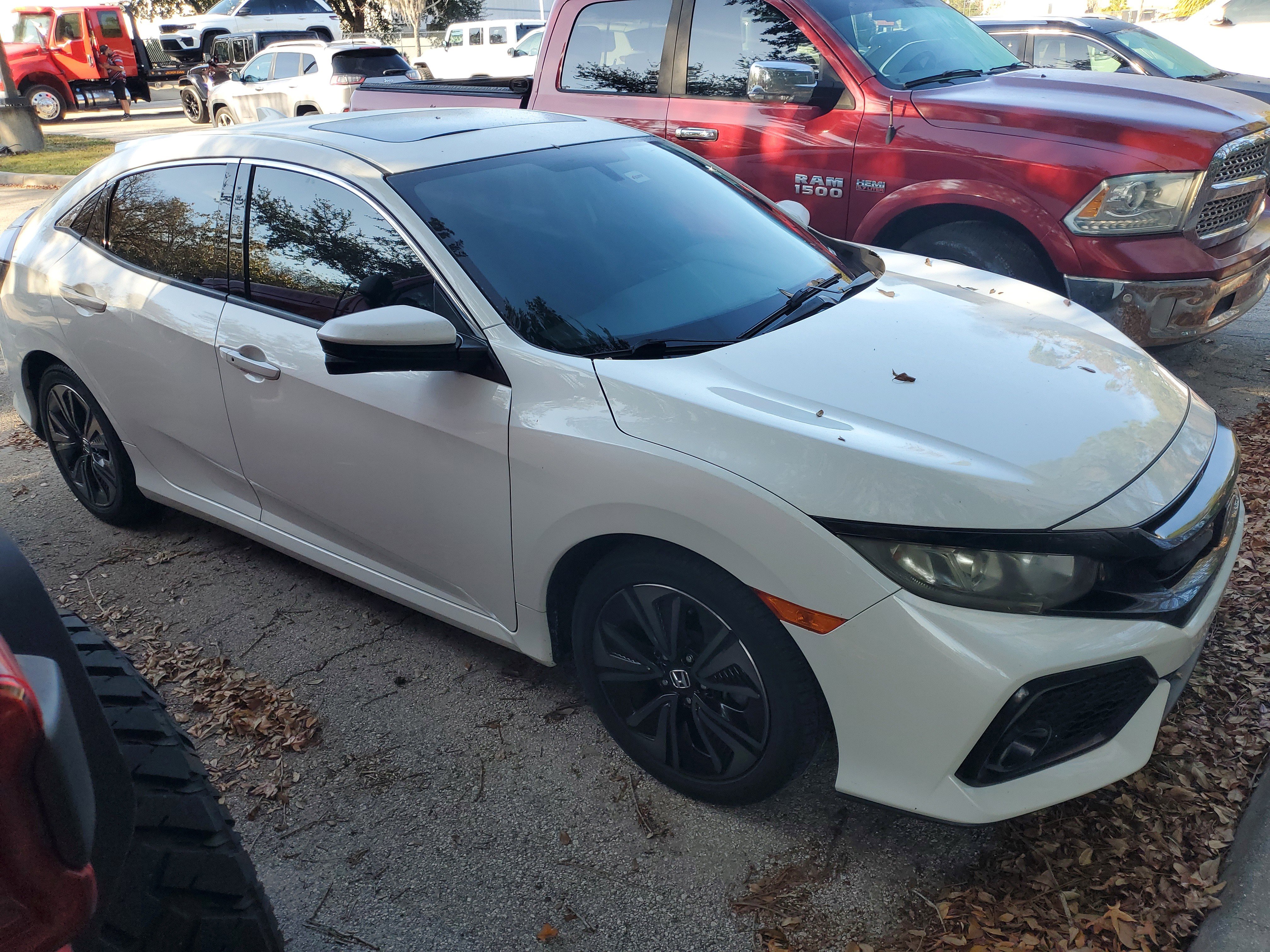 2018 Honda Civic Hatchback EX's photo