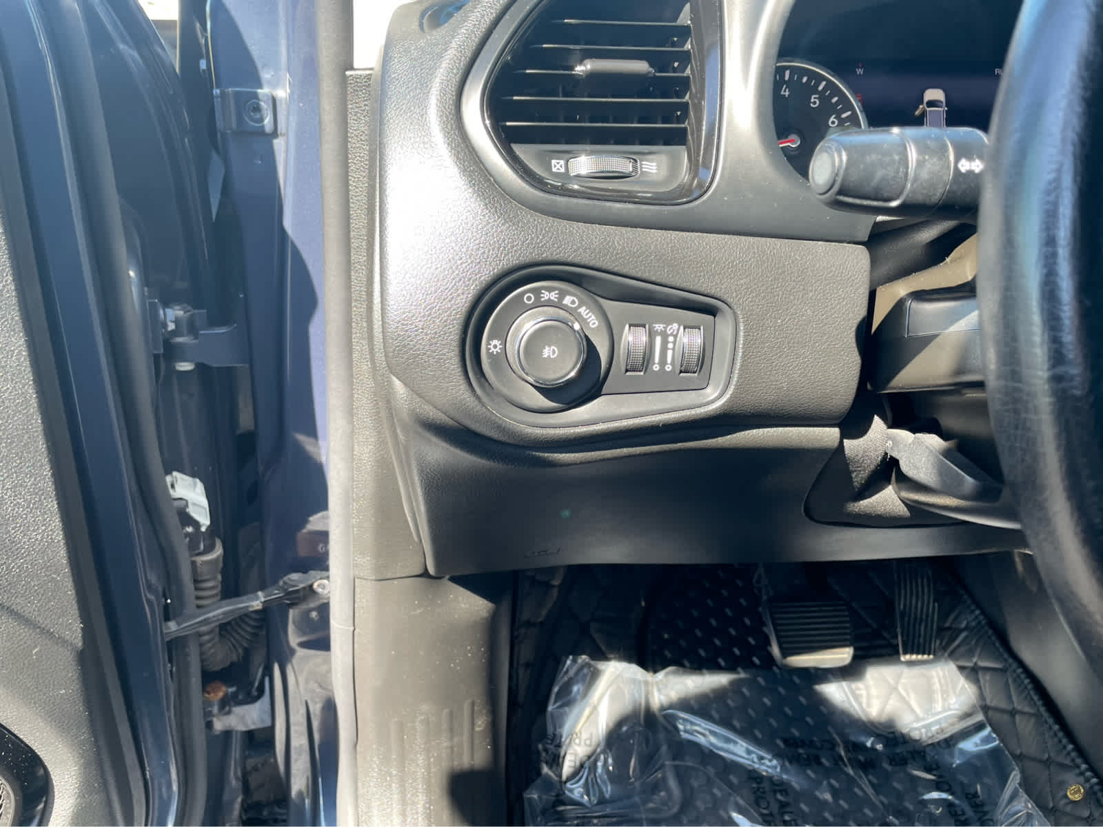 2020 Jeep Renegade Altitude photo 13