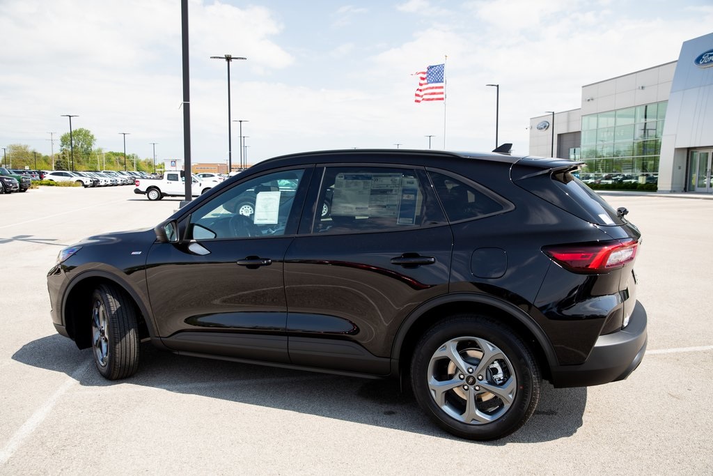 2025 Ford Escape ST-Line photo 13