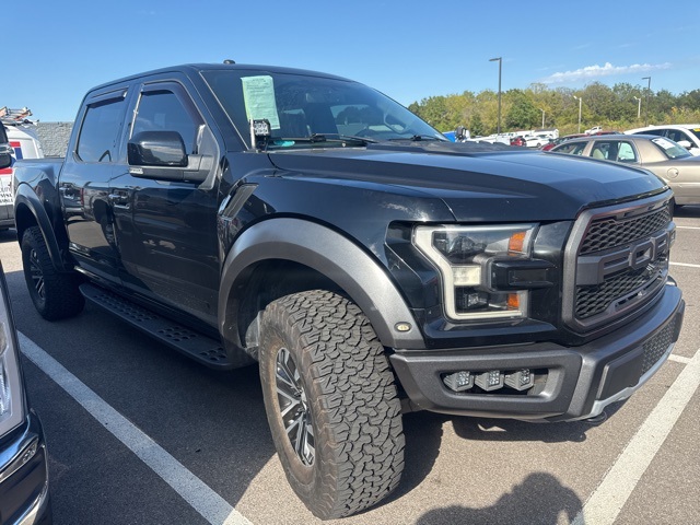 2017 Ford F-150 Raptor photo 3