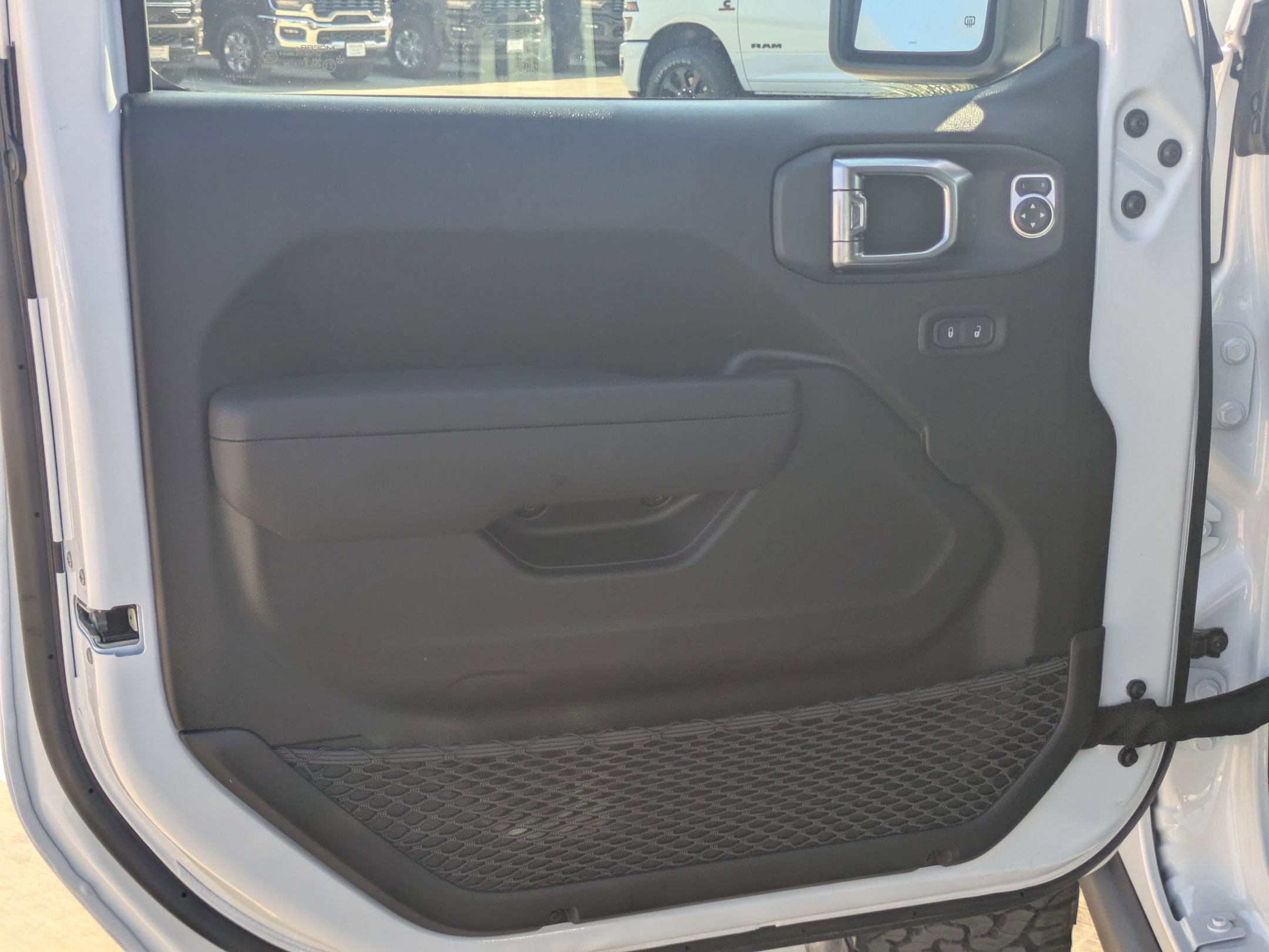 2025 Jeep Wrangler Willys photo 10