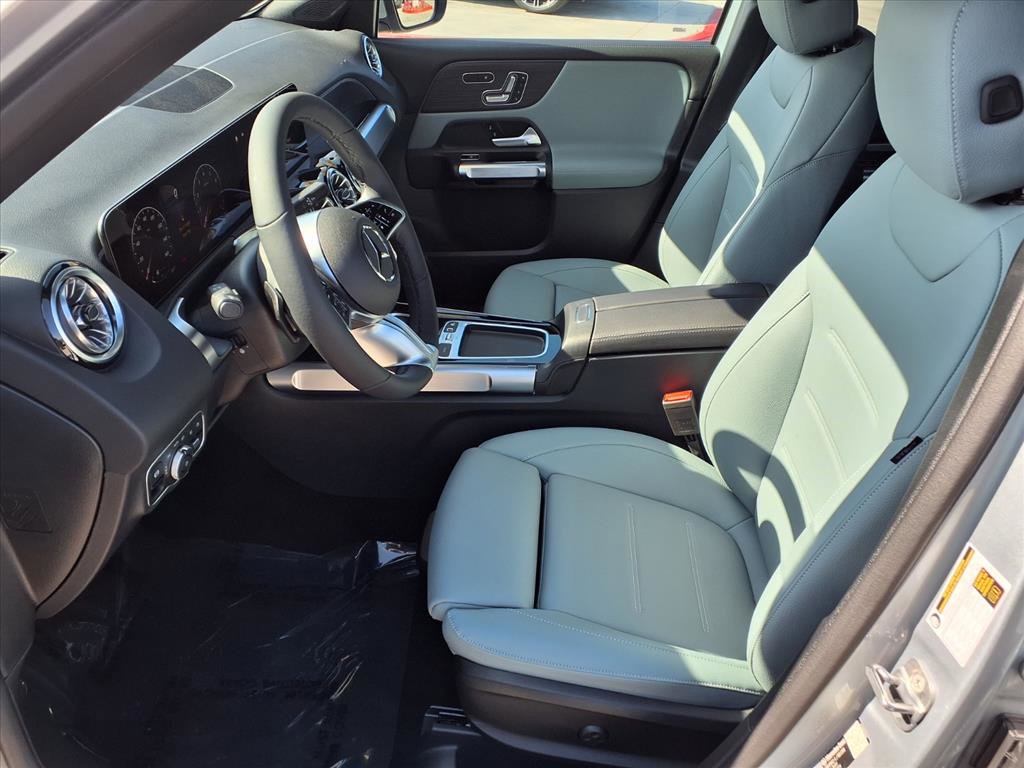 2026 Mercedes Benz GLB 250 photo 13