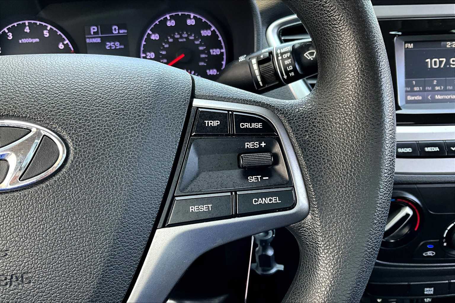 2020 Hyundai Accent SE photo 22