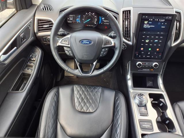 2024 Ford Edge Titanium photo 6