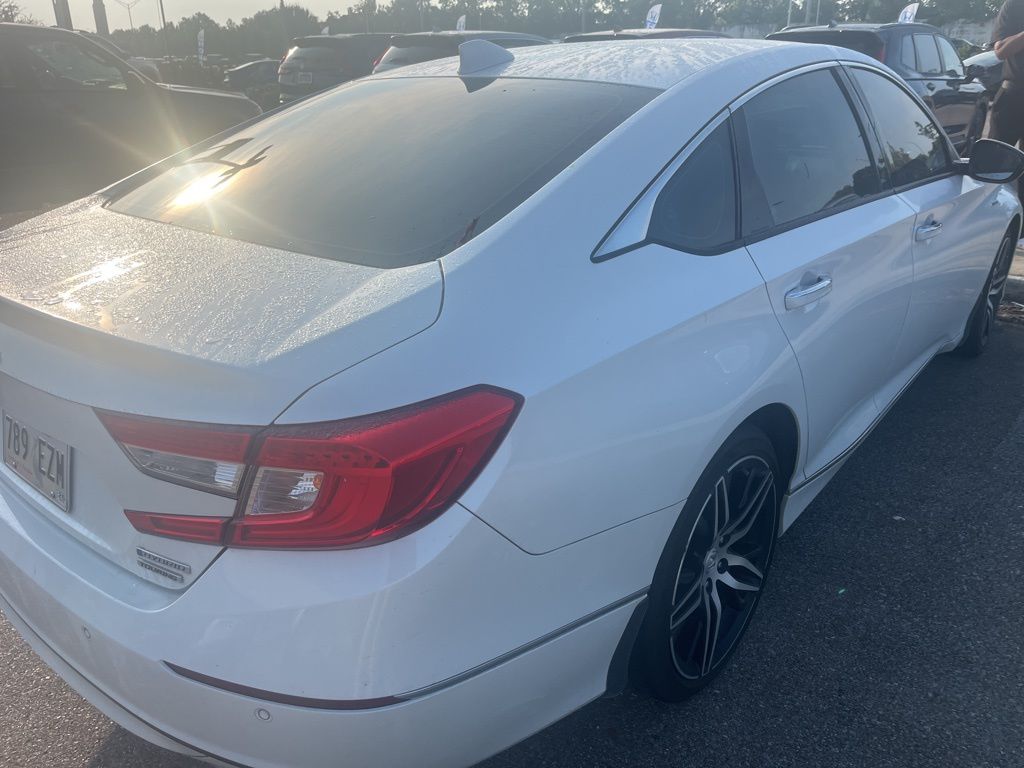 2021 Honda Accord Hybrid Touring photo 3