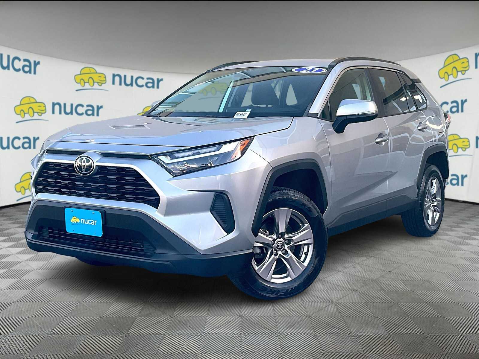 2023 Toyota RAV4 XLE photo 3