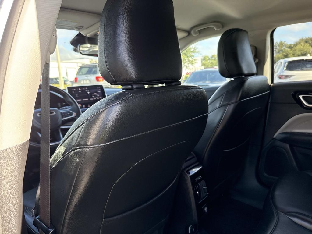 2022 Jeep Compass Limited photo 11