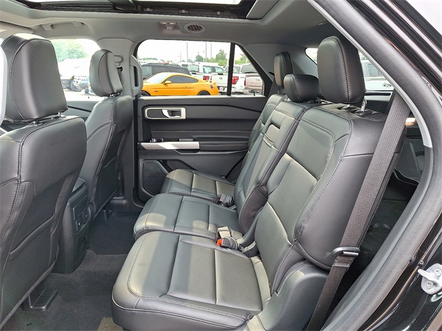 2023 Ford Explorer XLT photo 8