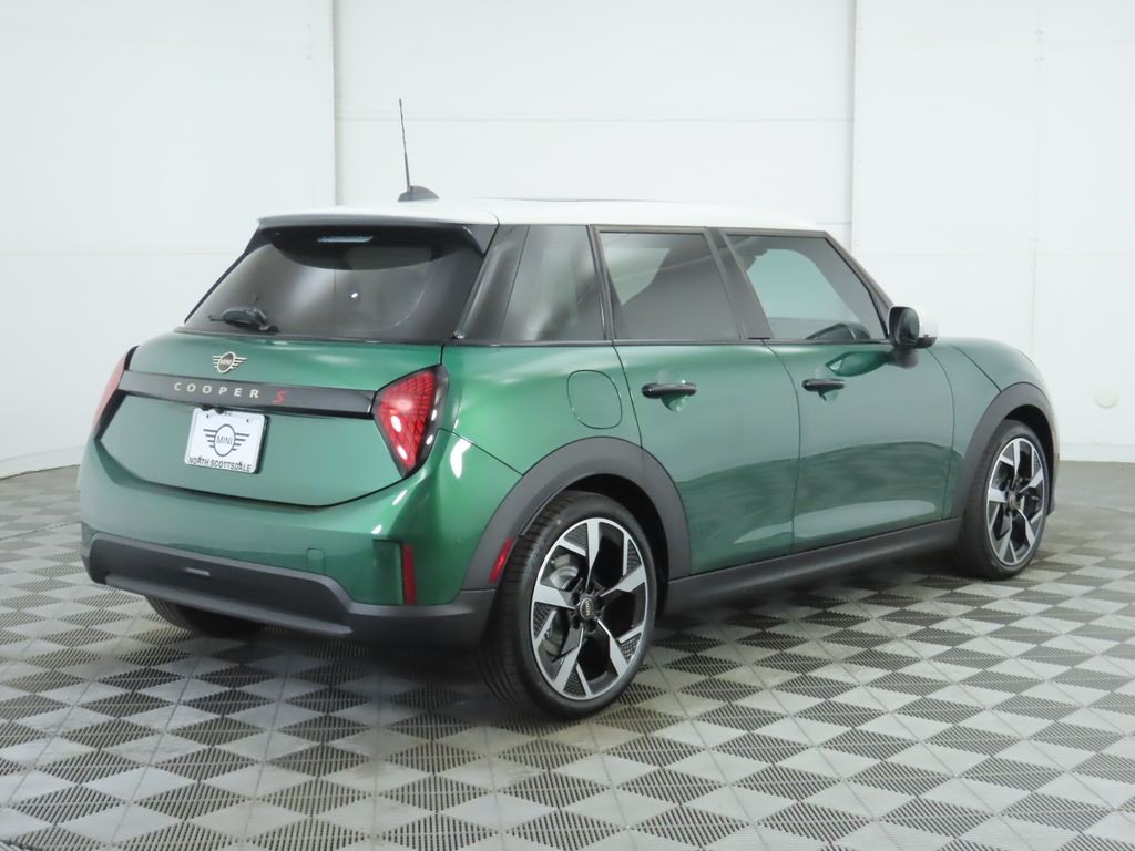 2025 Mini Cooper 4 Door Hardtop Iconic photo 4