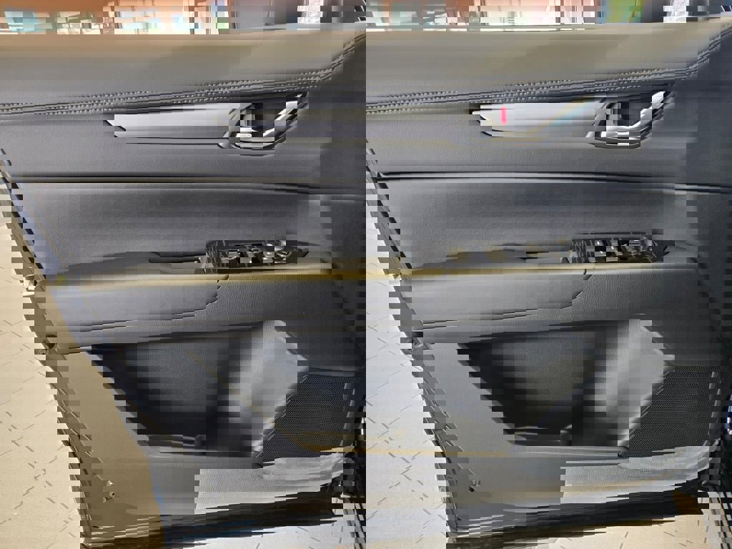 2025 Mazda CX-5 2.5 S Preferred photo 18