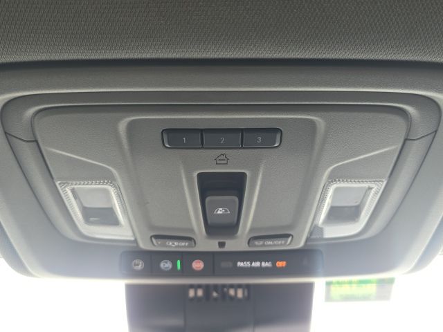 2023 Chevrolet Silverado 1500 RST photo 32