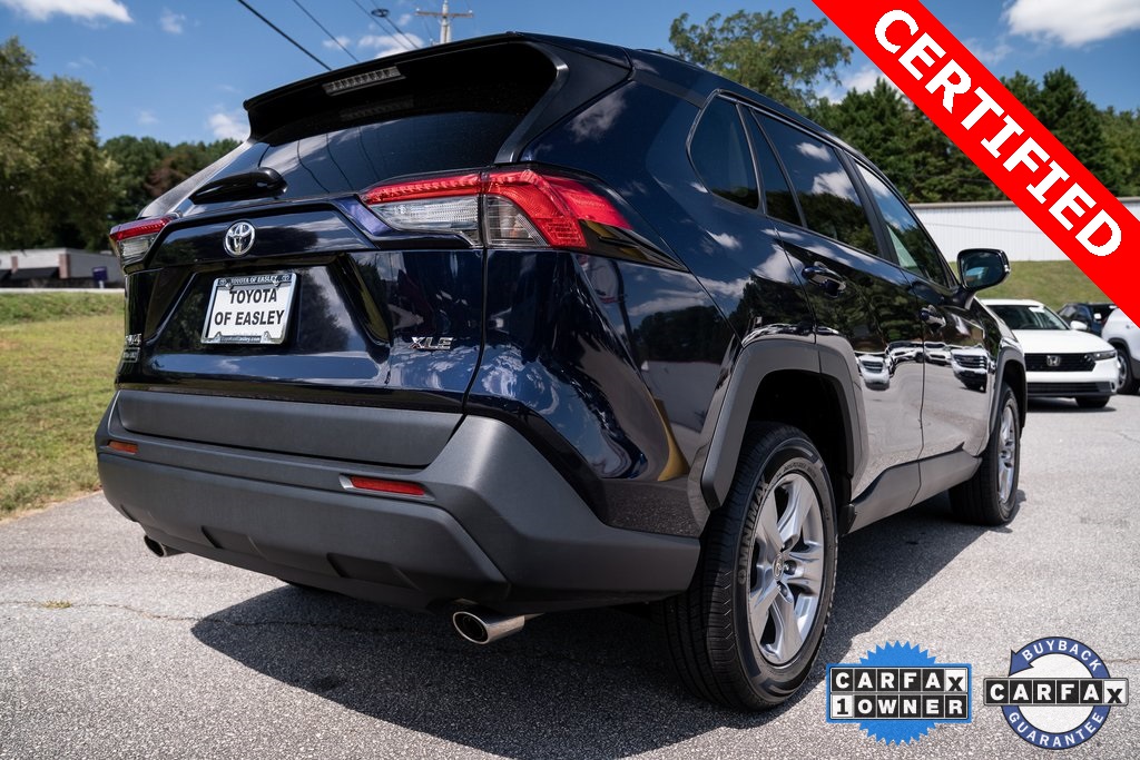 2022 Toyota RAV4 XLE photo 7