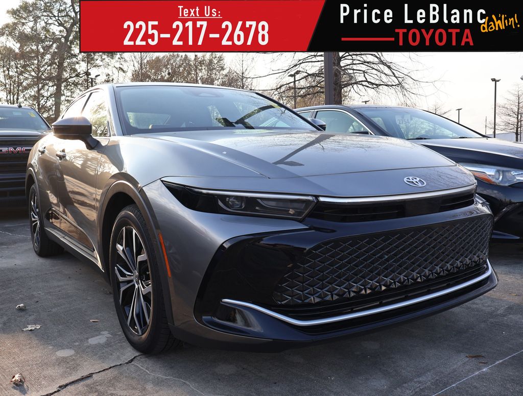 2023 Toyota Crown XLE's photo