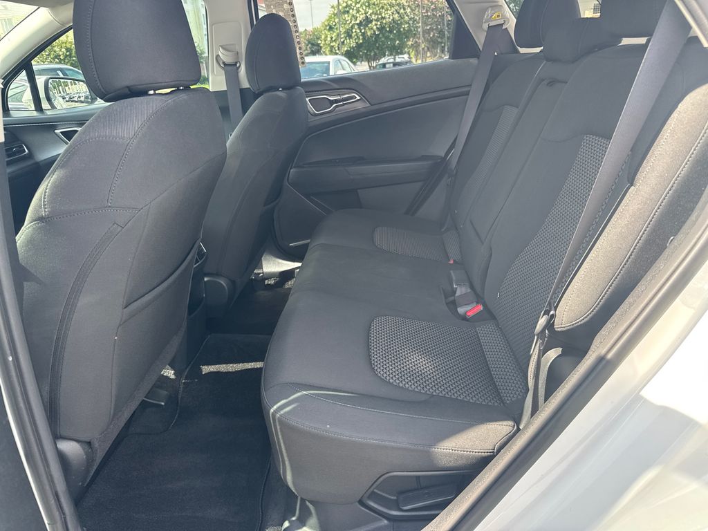 2023 Kia Sportage Hybrid LX photo 20