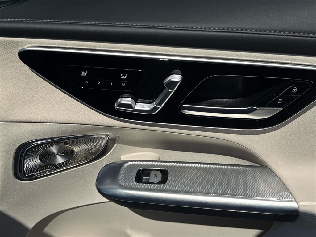 2025 Mercedes Benz GLC 300 4MATIC photo 13
