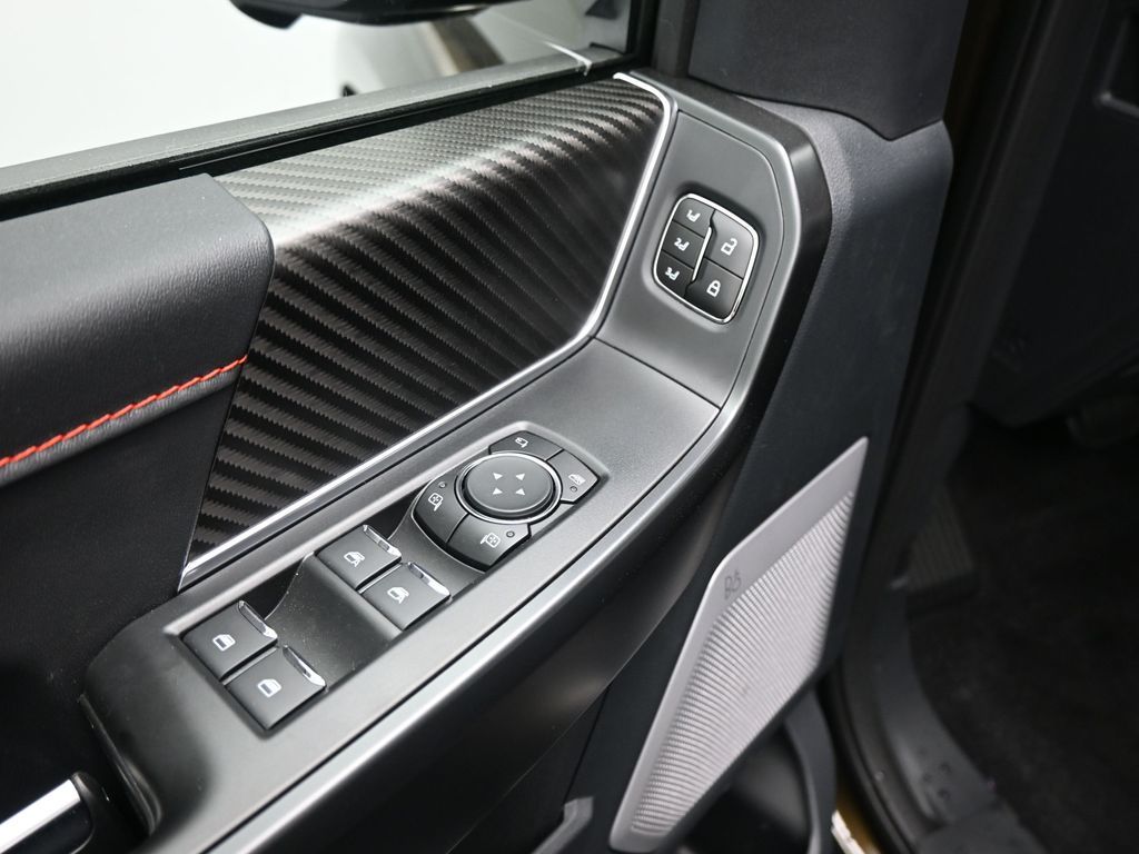 2025 Ford F-150 Raptor photo 9