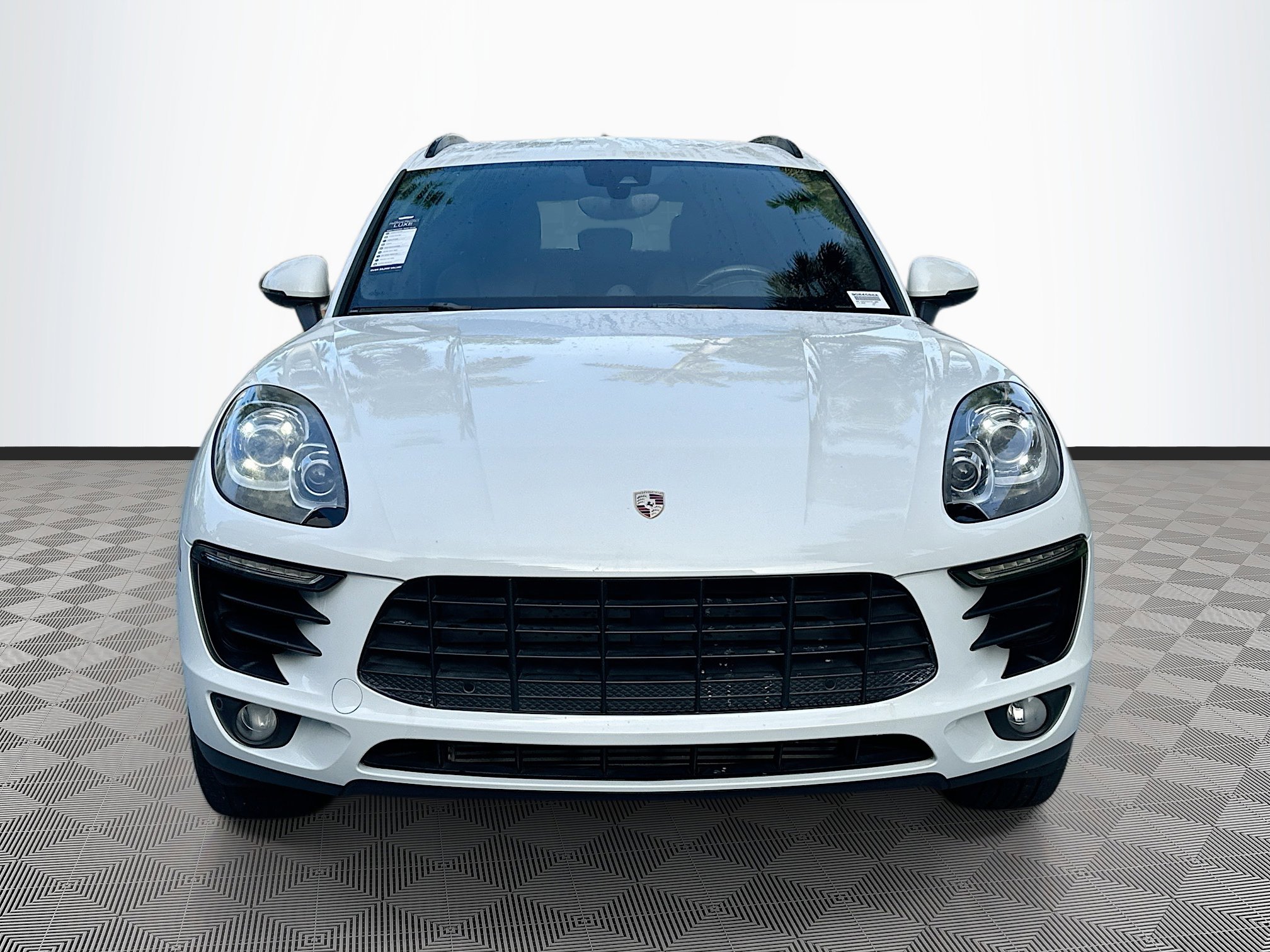 2018 Porsche Macan photo 2