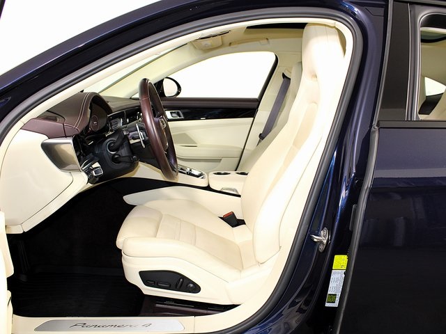 2022 Porsche Panamera 4 photo 5
