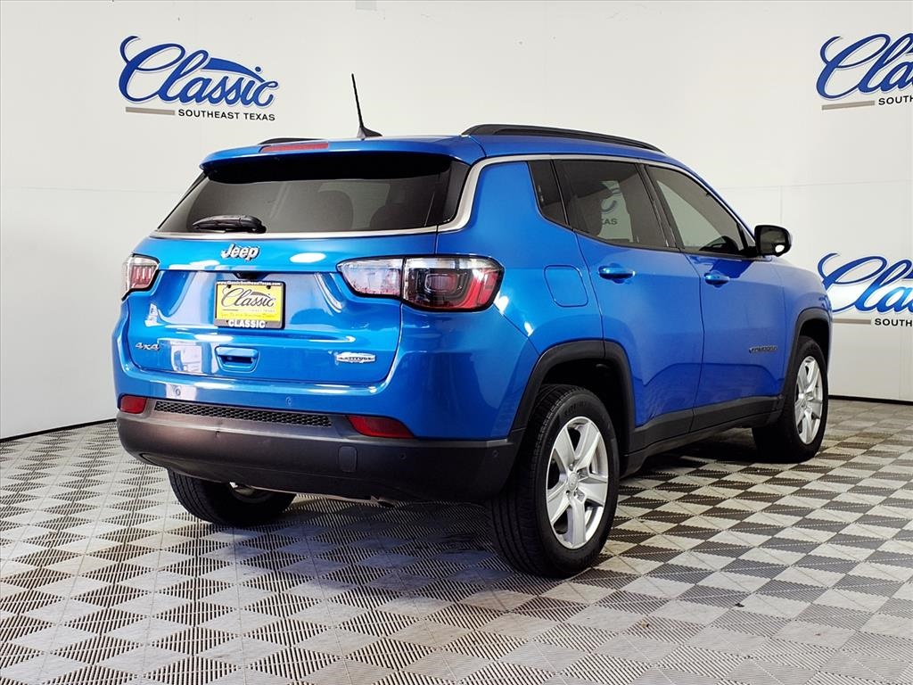 2022 Jeep Compass Latitude photo 4