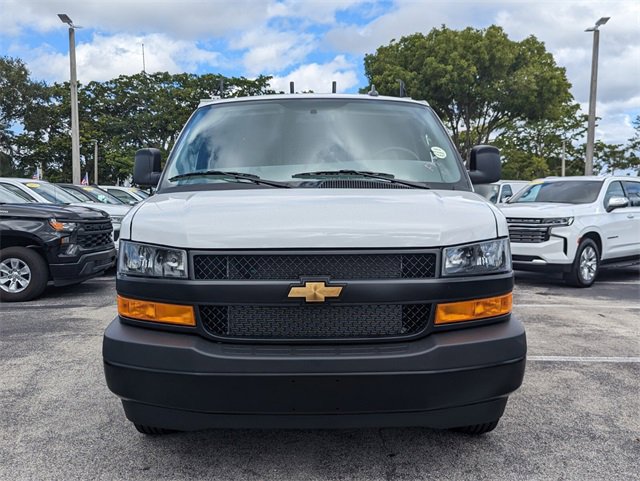 2025 Chevrolet Express Cargo 2500 photo 3