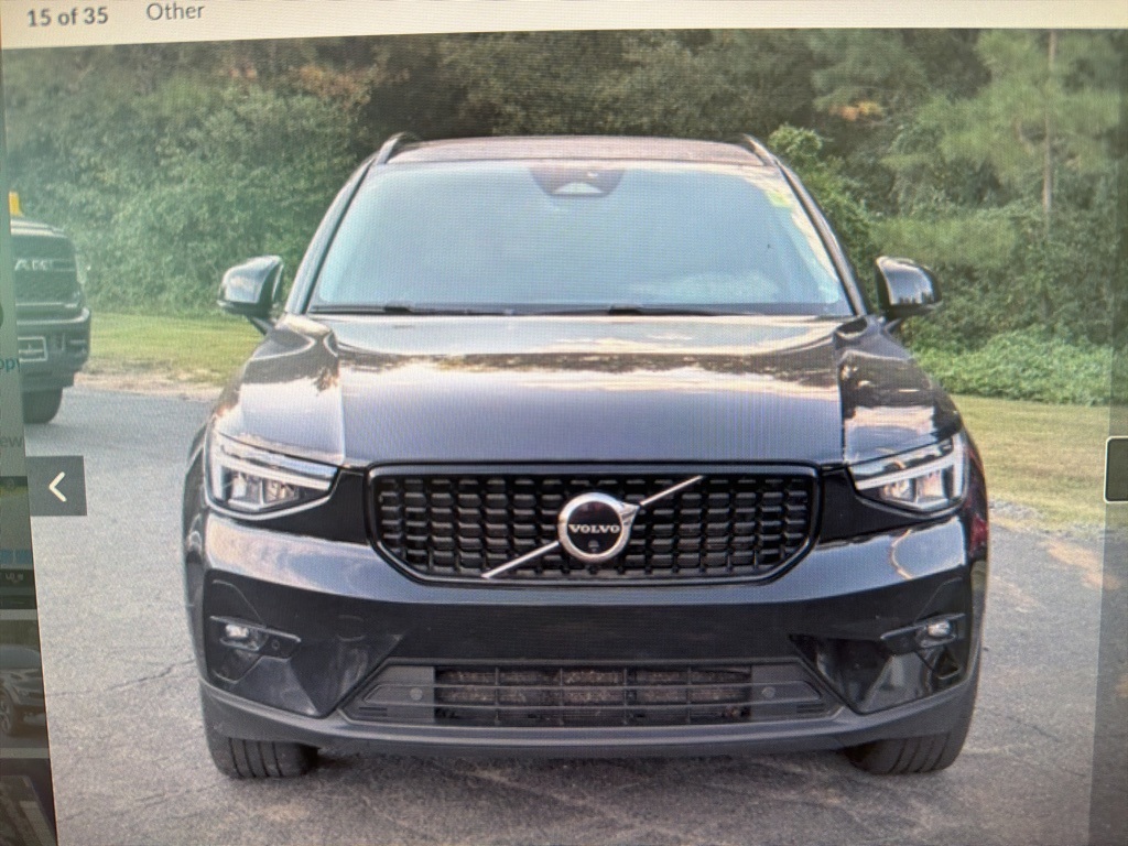 2023 Volvo XC40 Ultimate photo 3