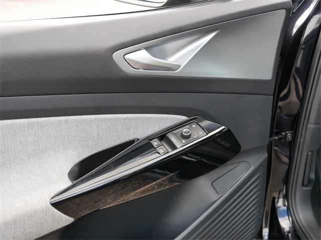 2024 Volkswagen ID.4 Standard photo 16