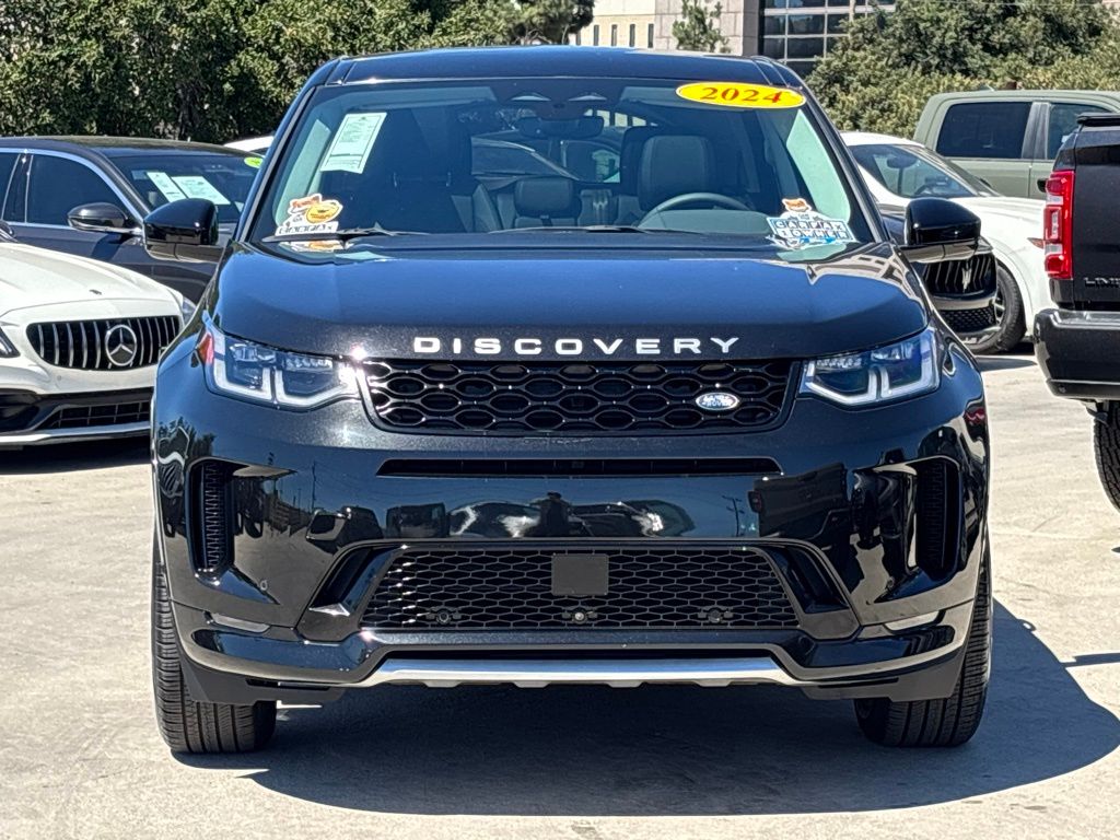 2024 Land Rover Discovery S photo 3