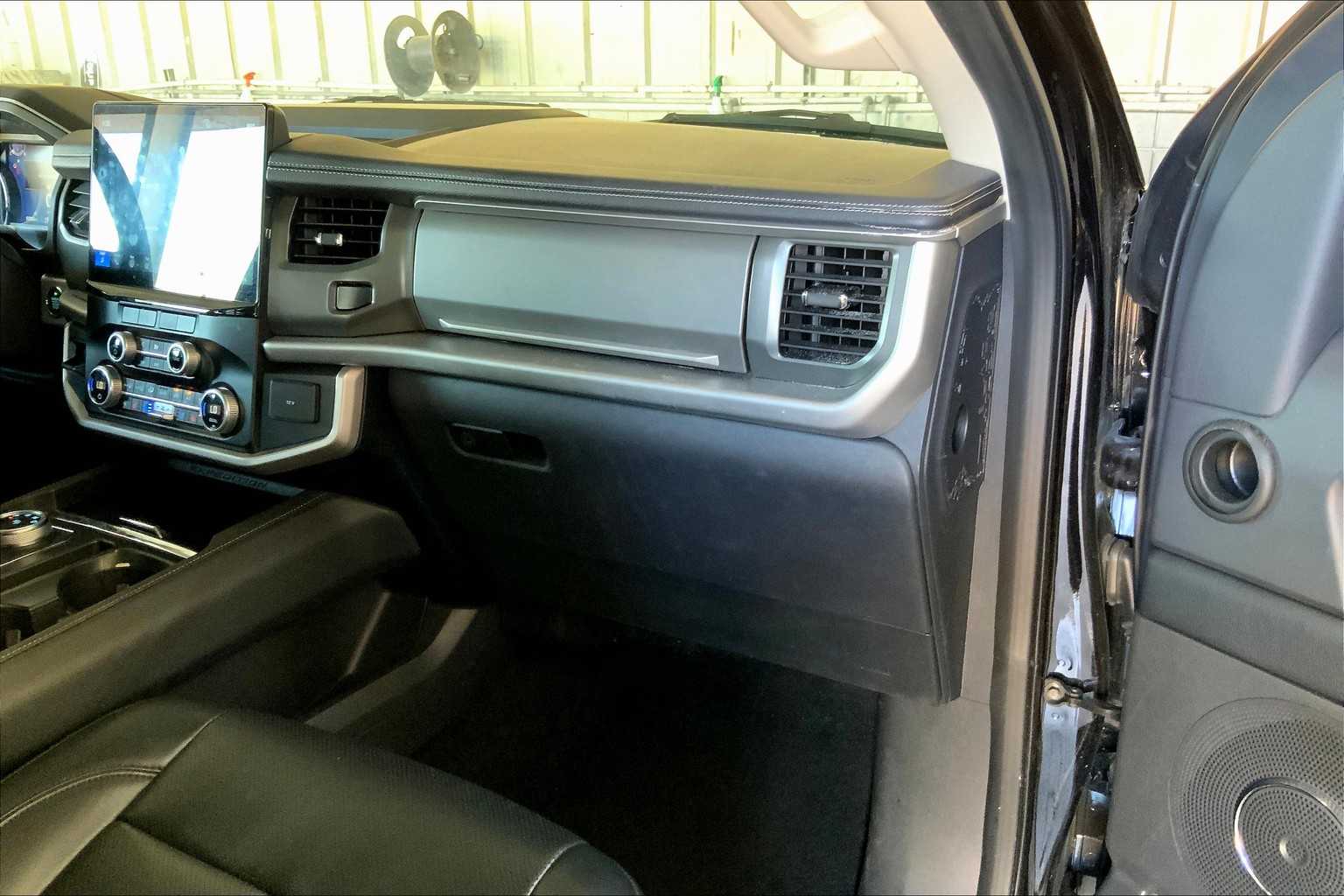 2024 Ford Expedition XLT photo 17