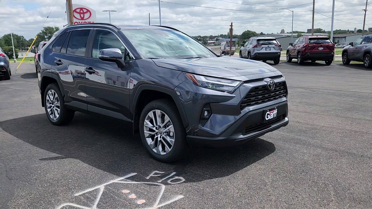 2025 Toyota RAV4 XLE Premium photo 7
