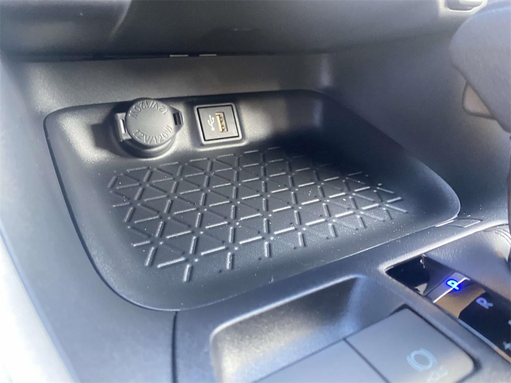 2025 Toyota RAV4 LE photo 19