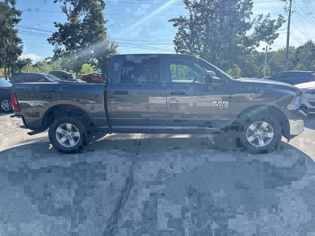 2023 Ram 1500 Classic SLT photo 4