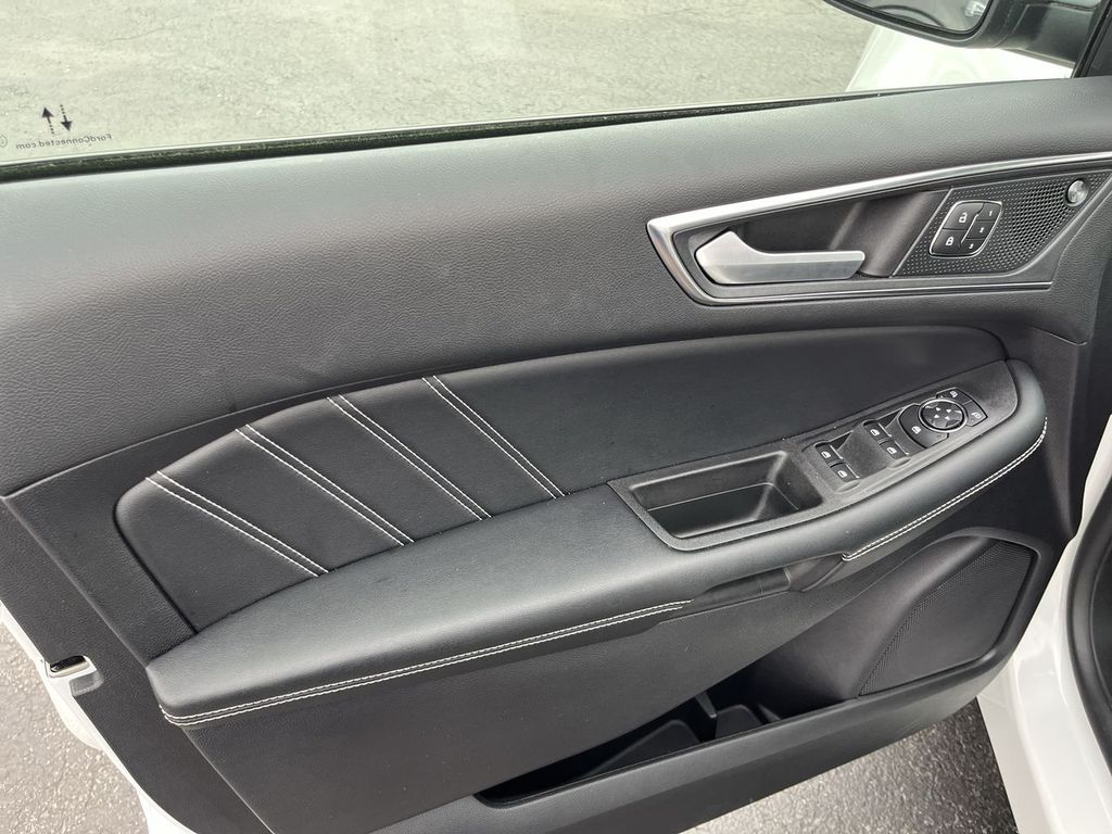 2021 Ford Edge ST photo 13
