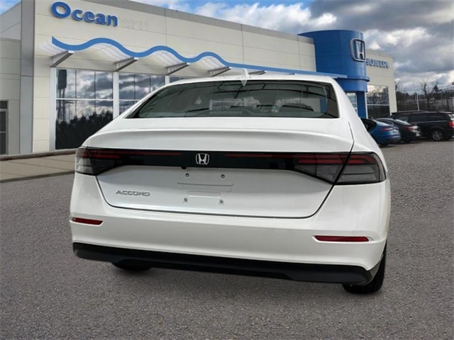 2025 Honda Accord LX photo 3